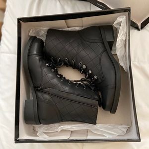 COPY - Guess Black Boots 👢 (gg MEERA)